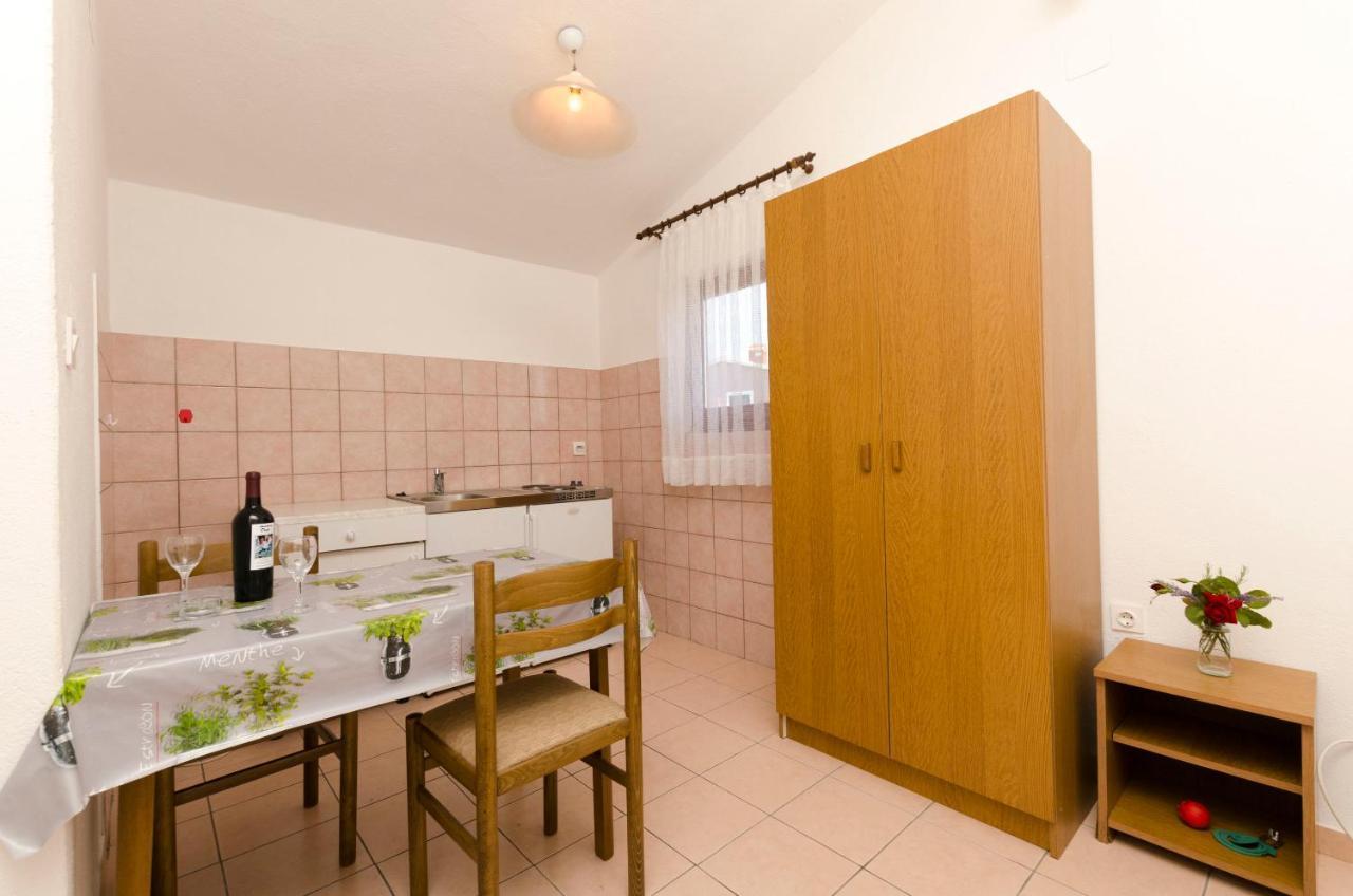 Apartments Mirko Trogir Quarto foto
